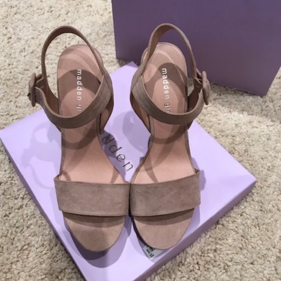 Steve Madden Brand New Suede High Heel Open Toe Platforms Size 10 - Picture 2 of 5